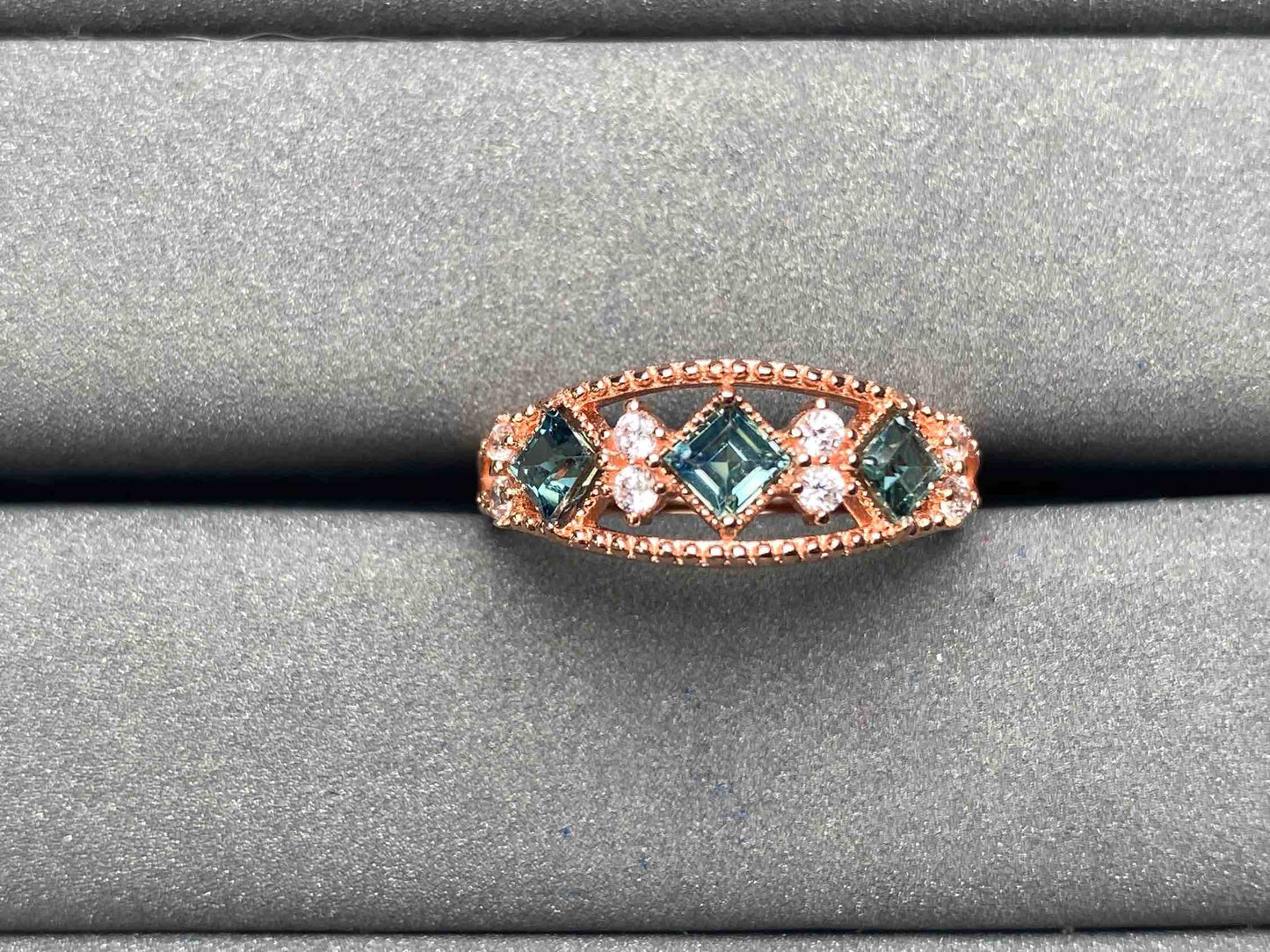 A5620 Teal Sapphire Ring