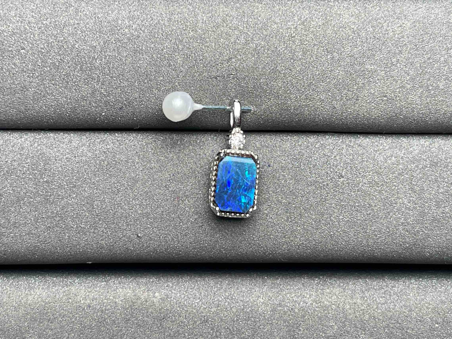 A5666 Opal Pendant