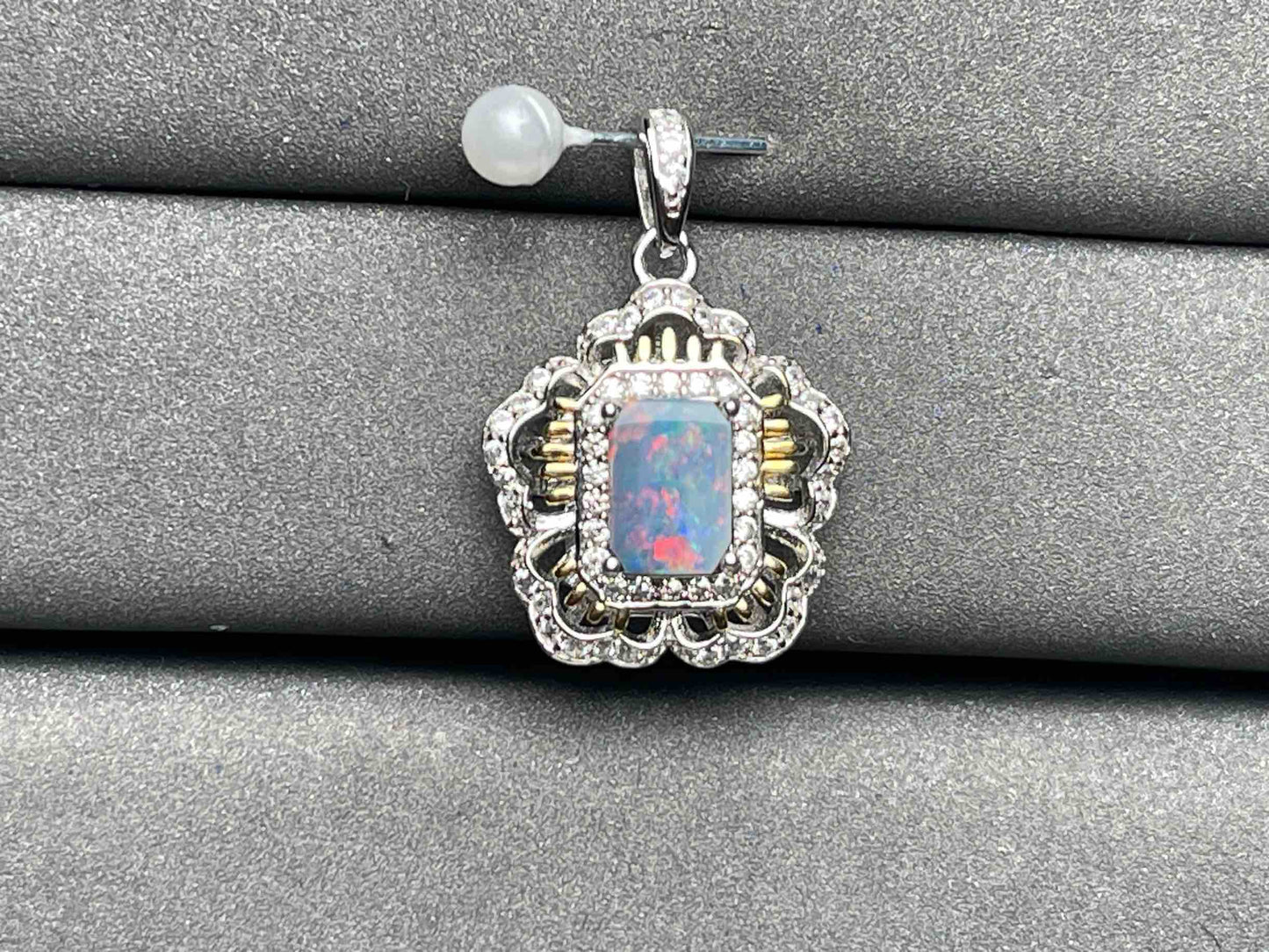 A5667 Opal Pendant