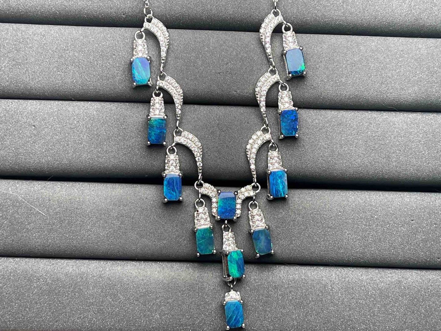 A5673 Opal Necklace