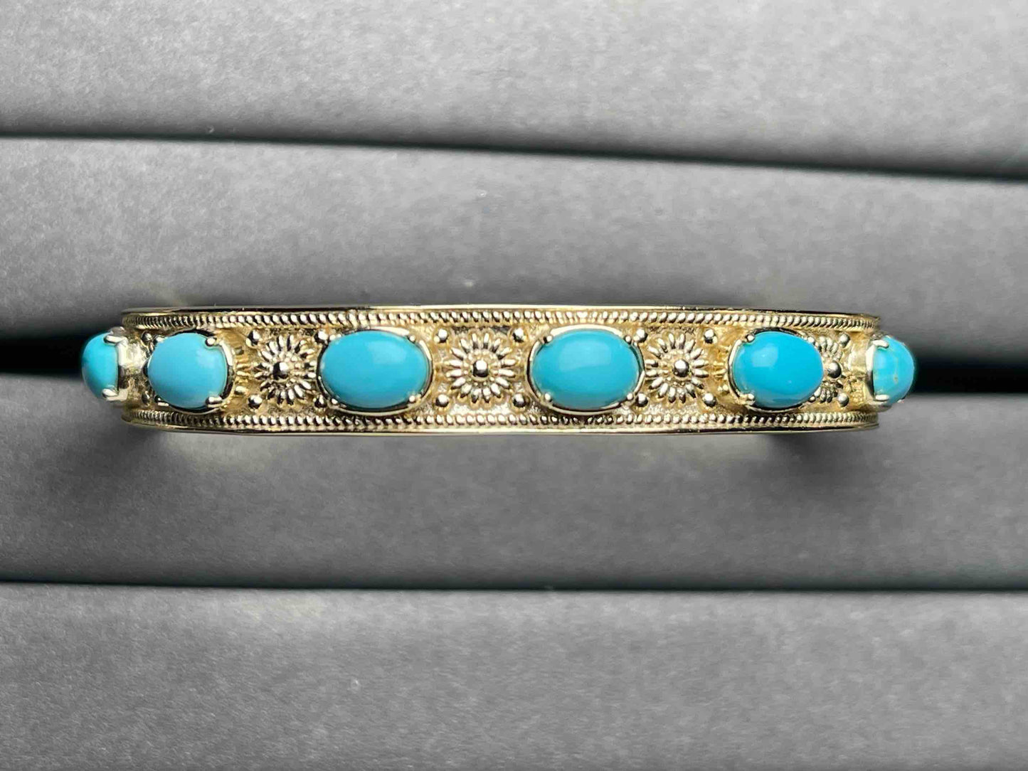 A5687 Turquoise Bangle