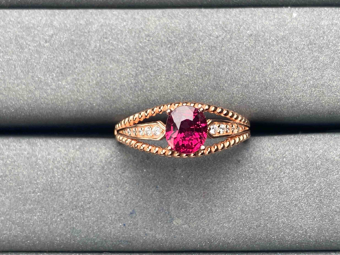 A5724 Garnet Ring
