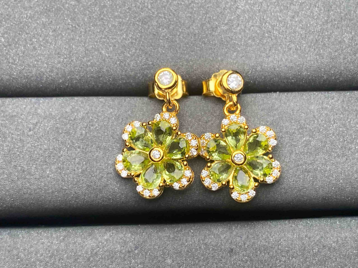 A5744 Peridot Earrings