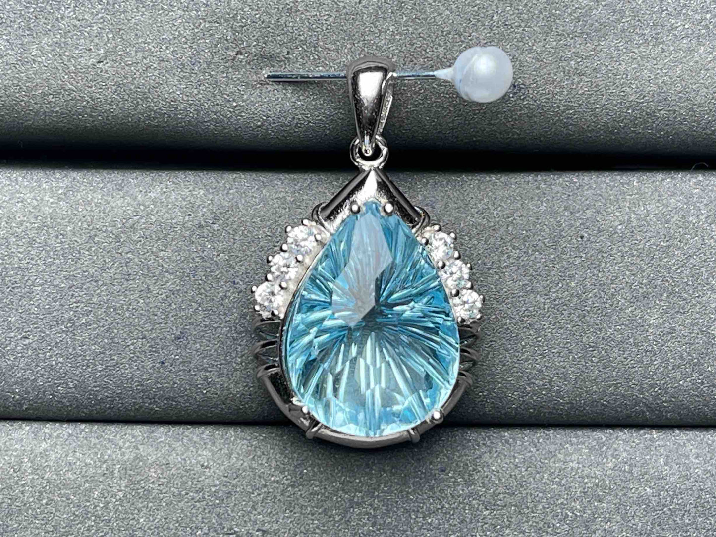 A5774 Topaz Pendant
