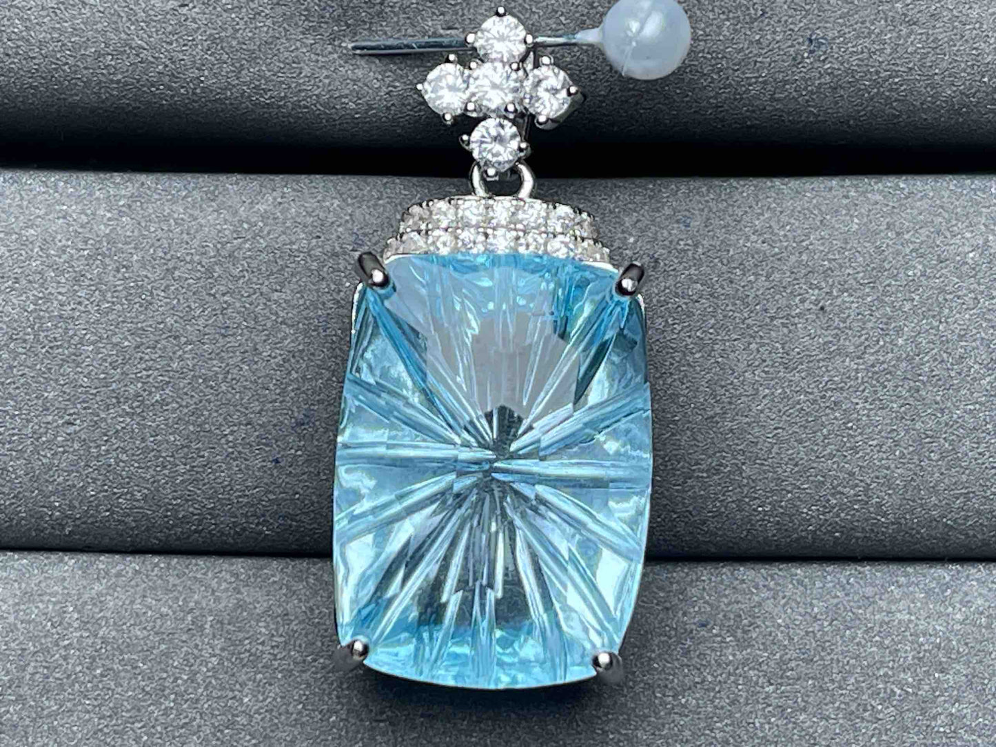 A5776 Topaz Pendant