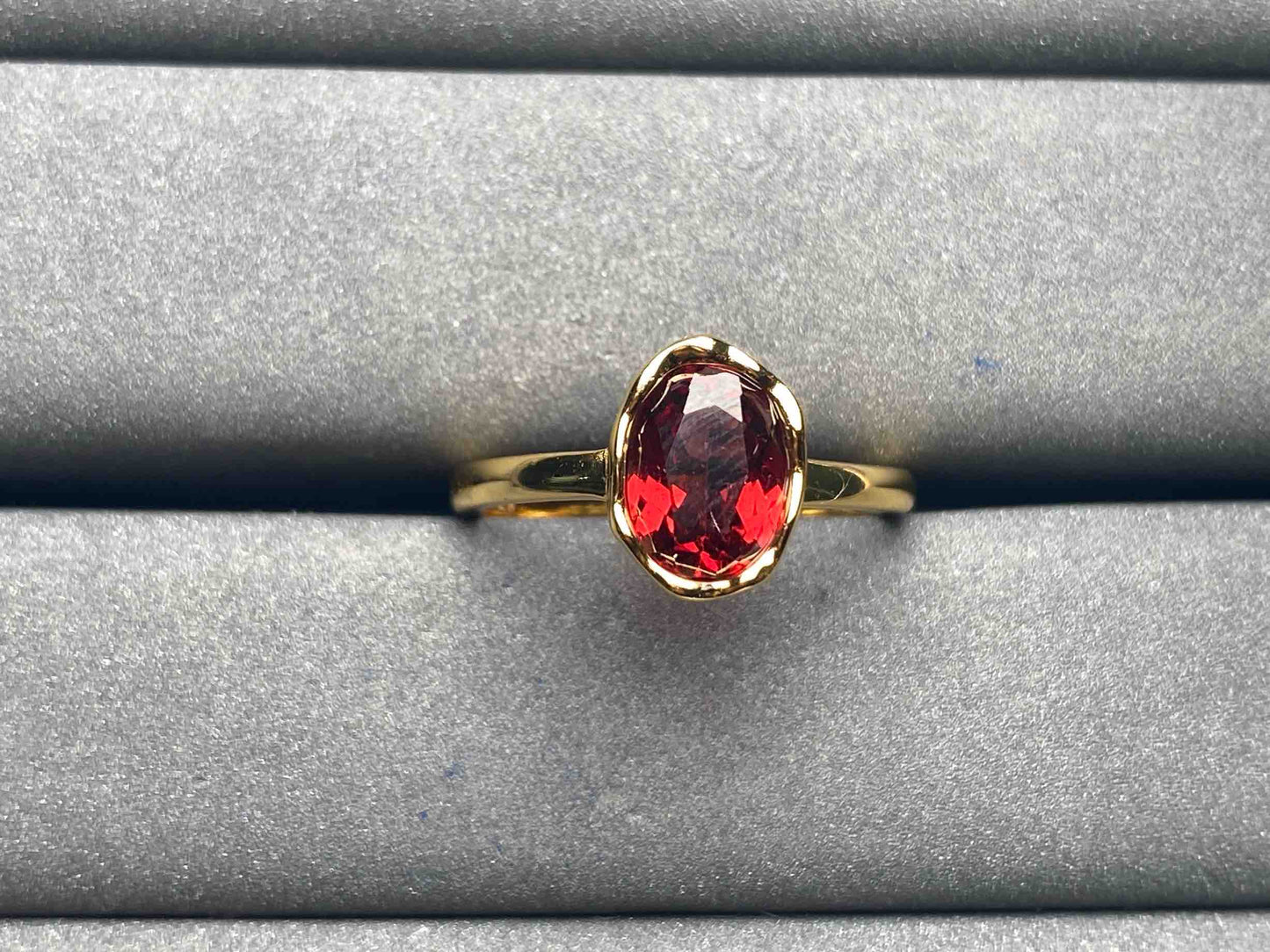 A5927 Garnet Ring