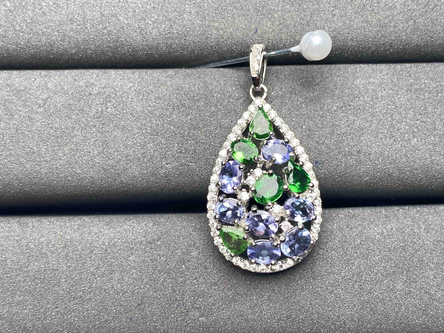 A6154 Tsavorite Pendant