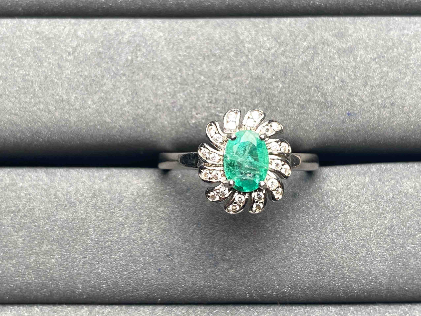 A6208 Emerald Pendant