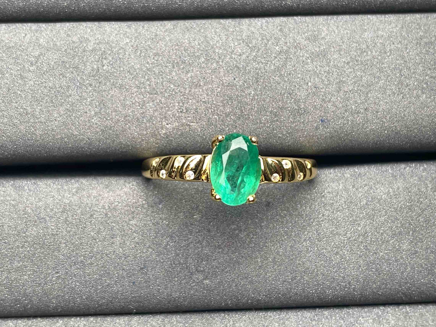 A6210 Emerald Ring