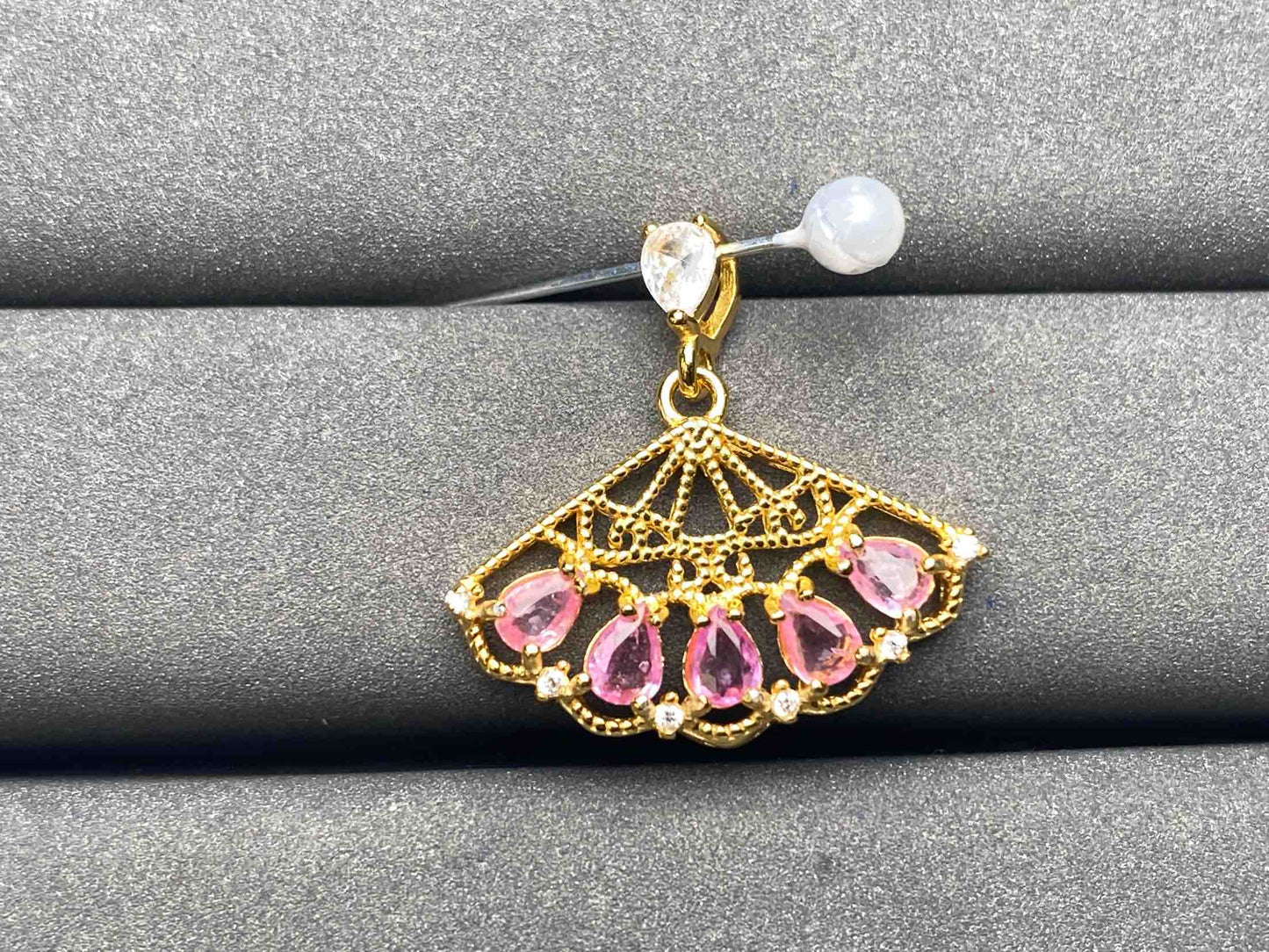A6292 Pink Sapphire Pendant