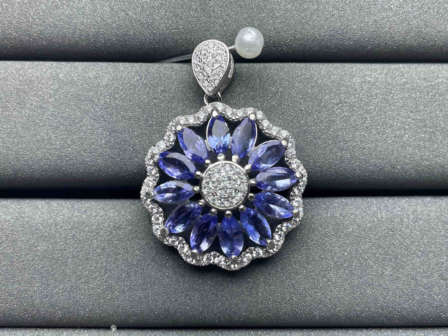 A633 Tanzanite Pendant