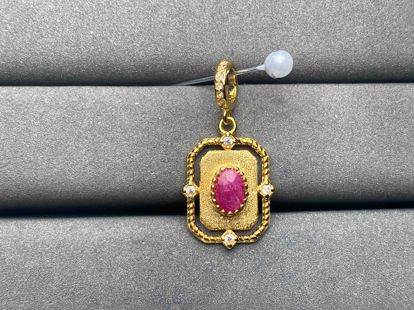 A6409 Sapphire Pendant