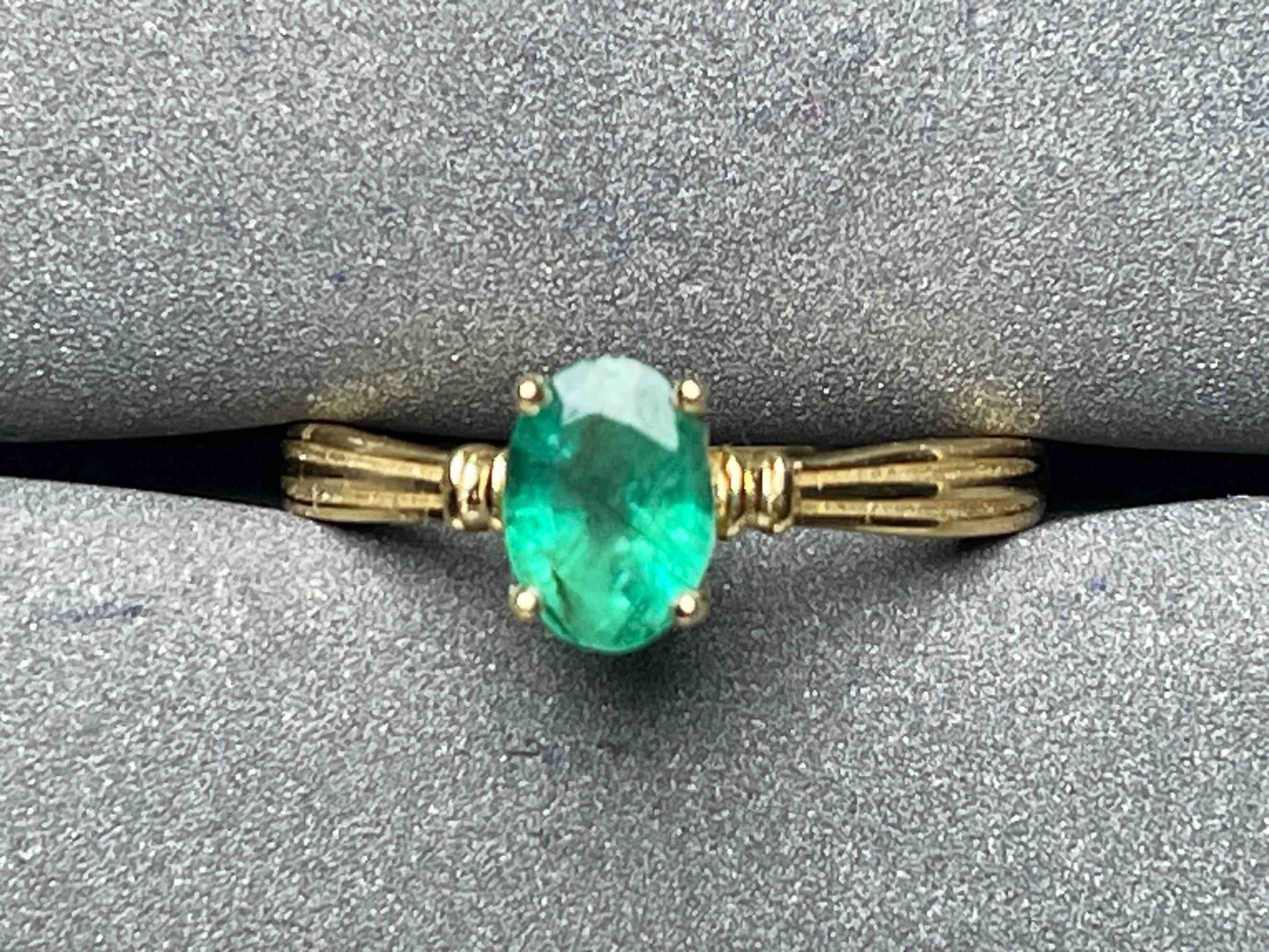 A6469 Emerald Ring