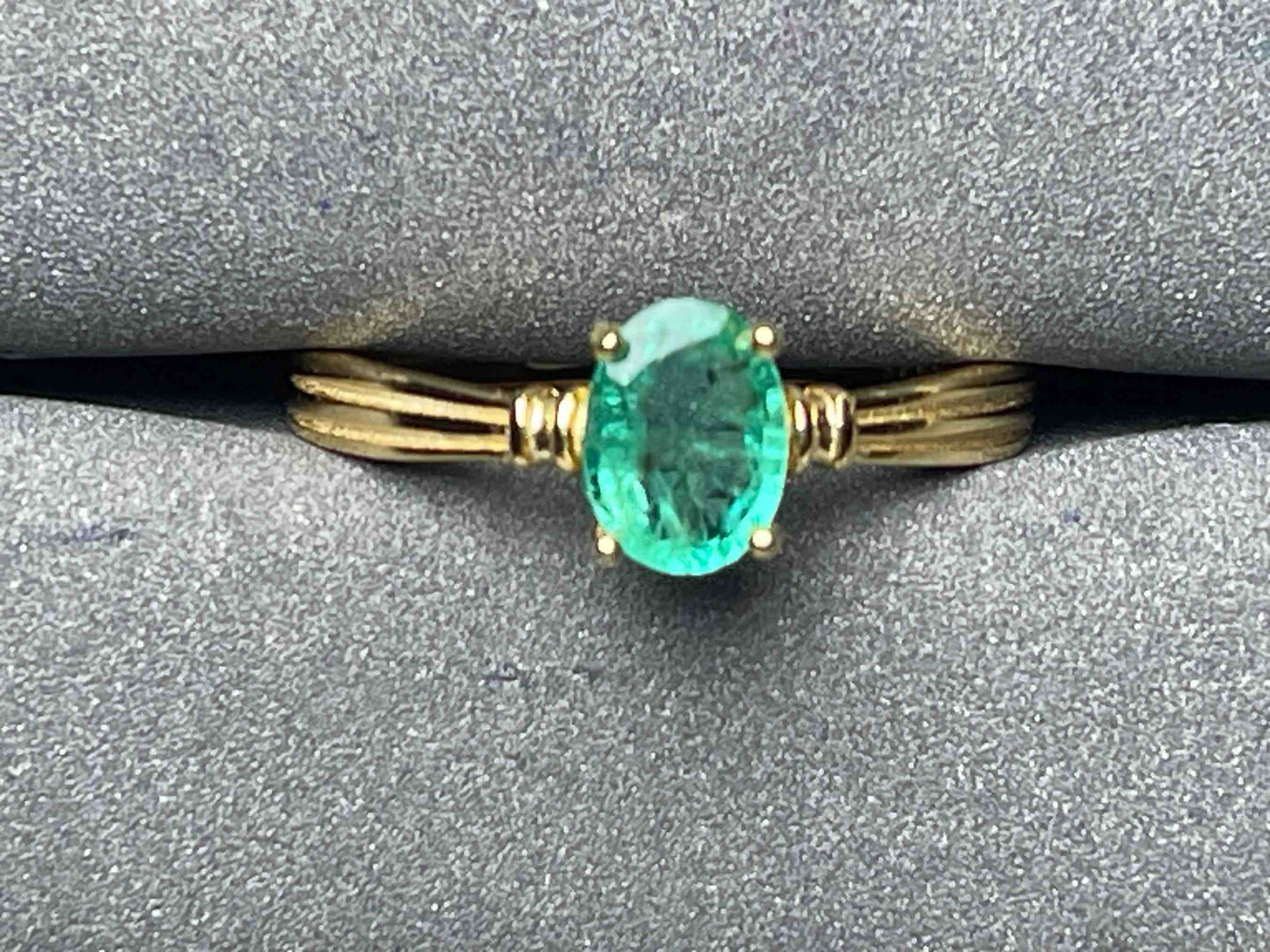 A6477 Emerald Ring