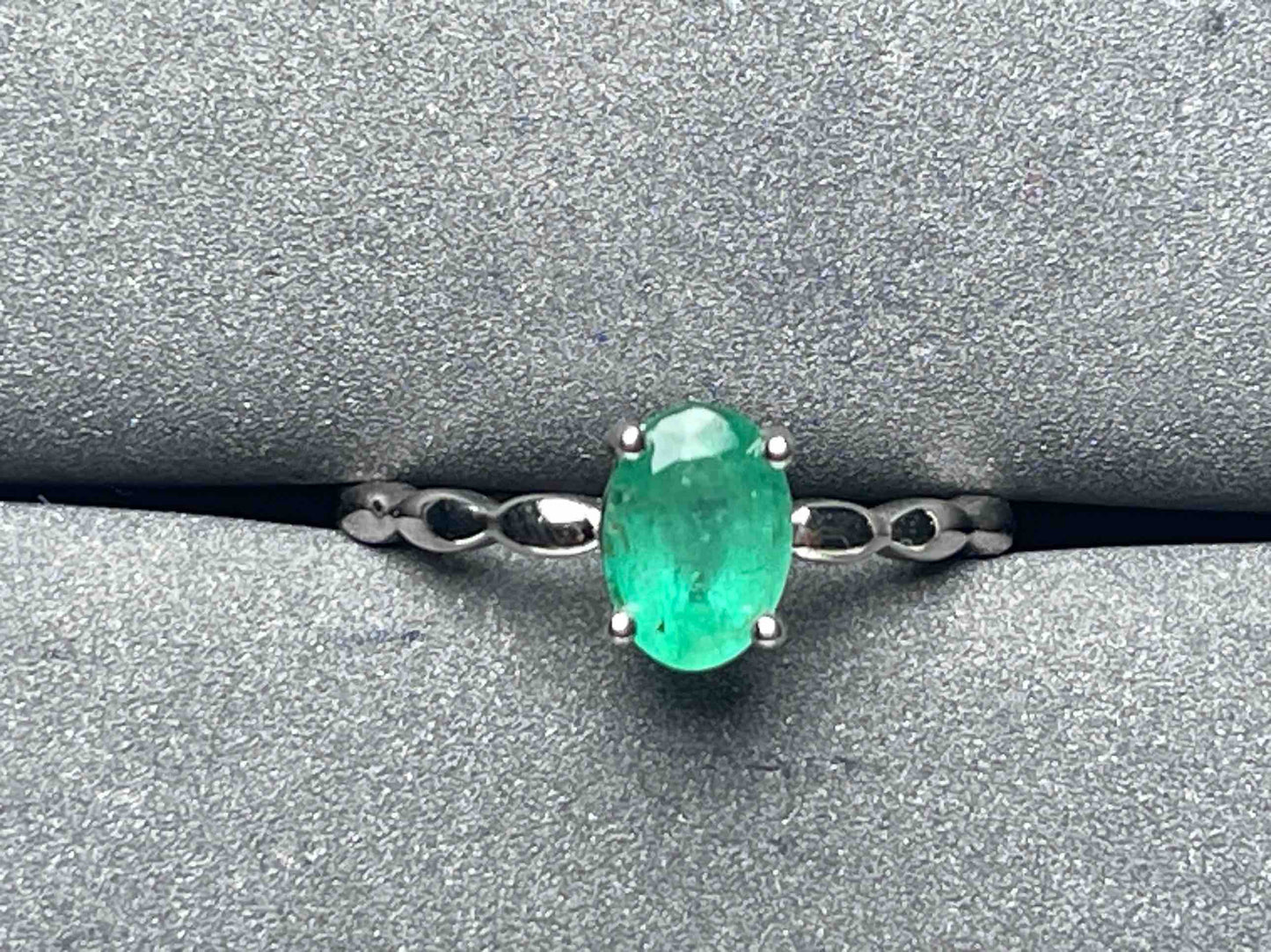 A6490 Emerald Ring