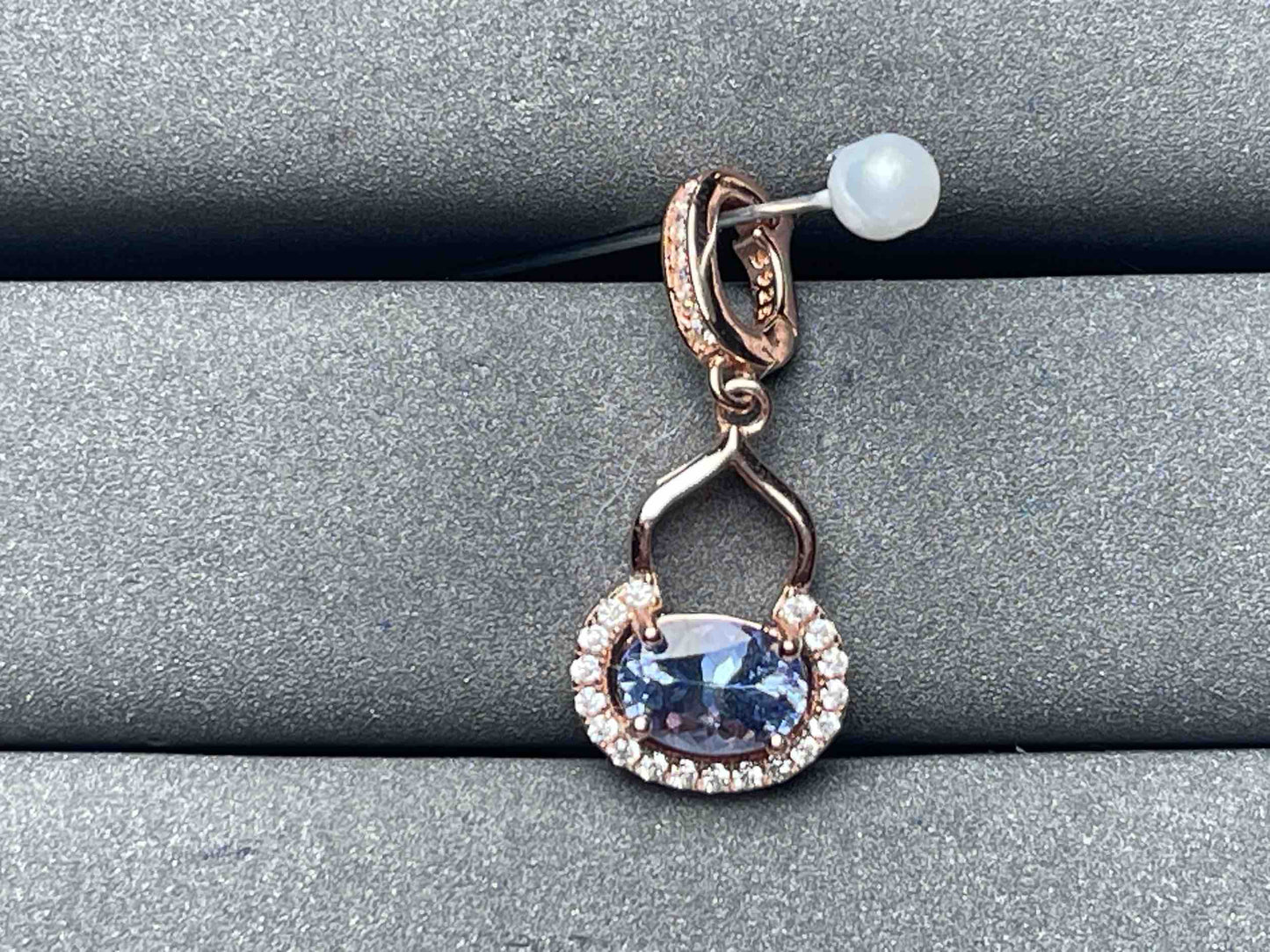 A6496 Tanzanite Pendant
