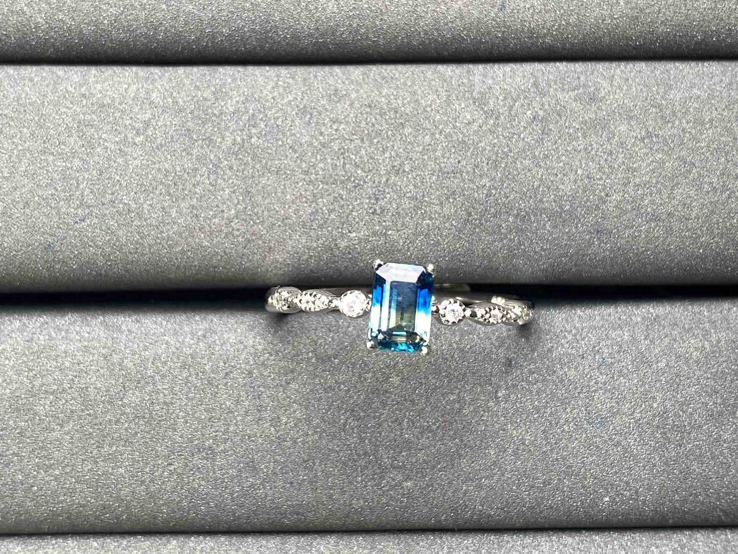 A6554 Teal Sapphire Ring