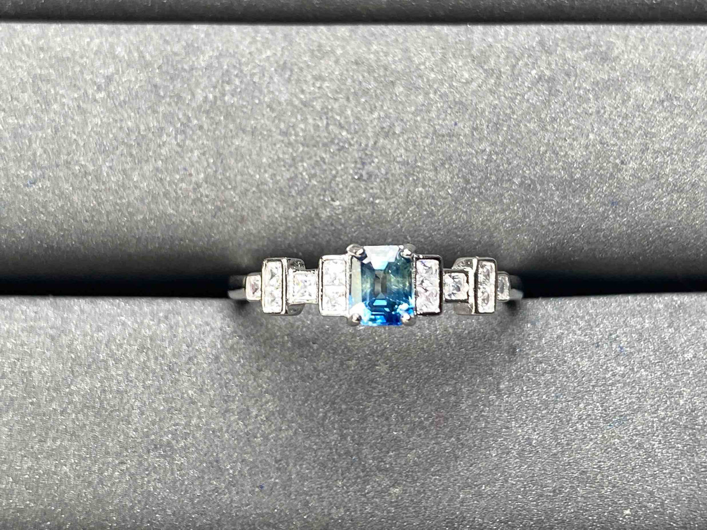 A6556 Teal Sapphire Ring