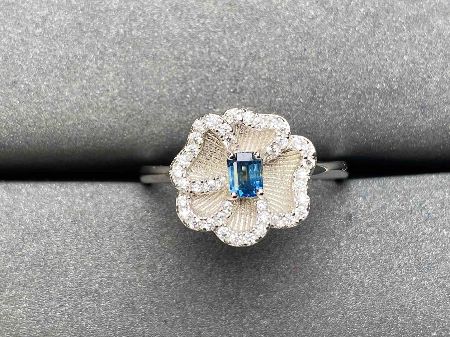 A6572 Teal Sapphire Ring