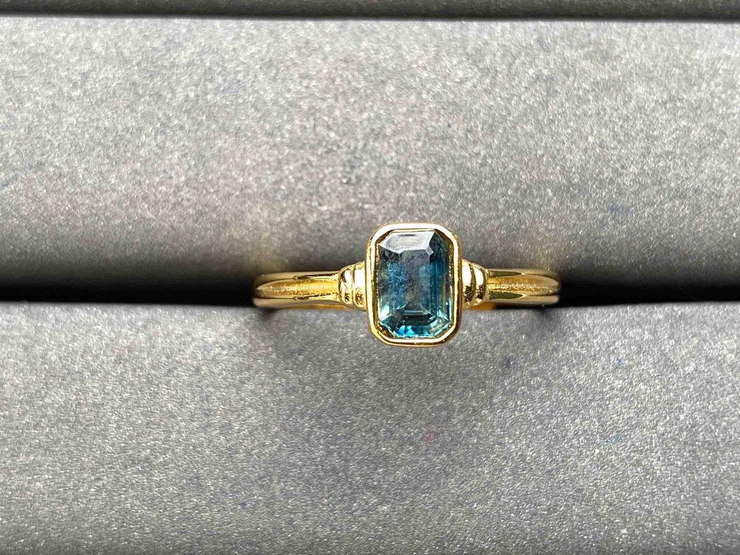 A6573 Teal Sapphire Ring