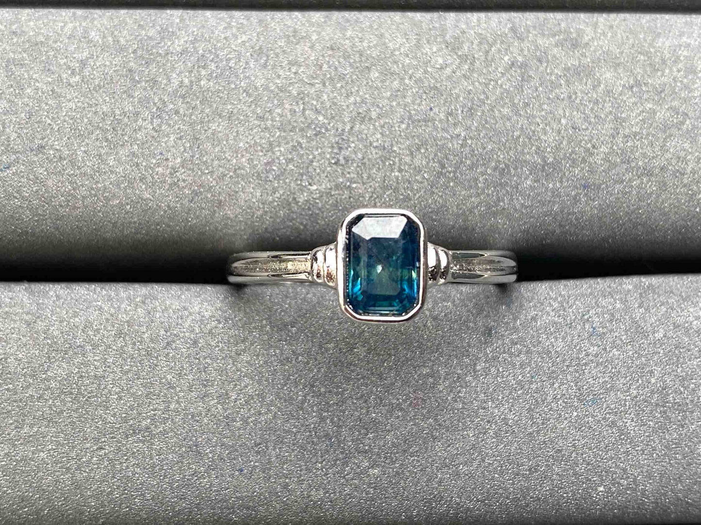 A6576 Teal Sapphire Ring