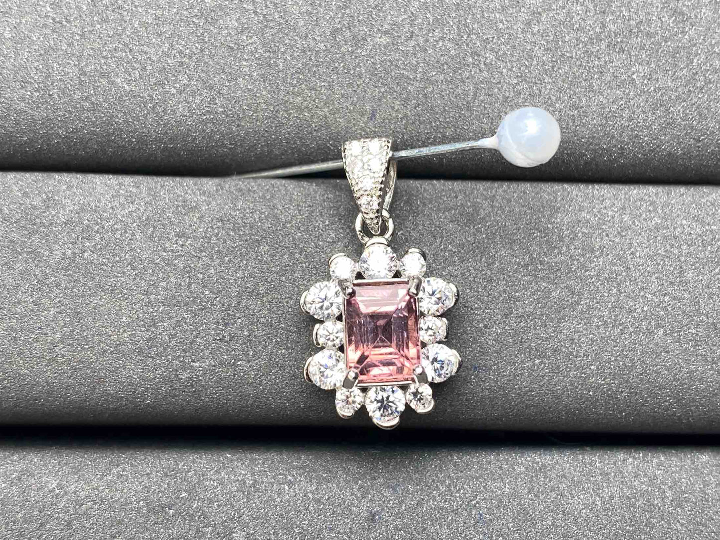 A6625 Spinel Pendant