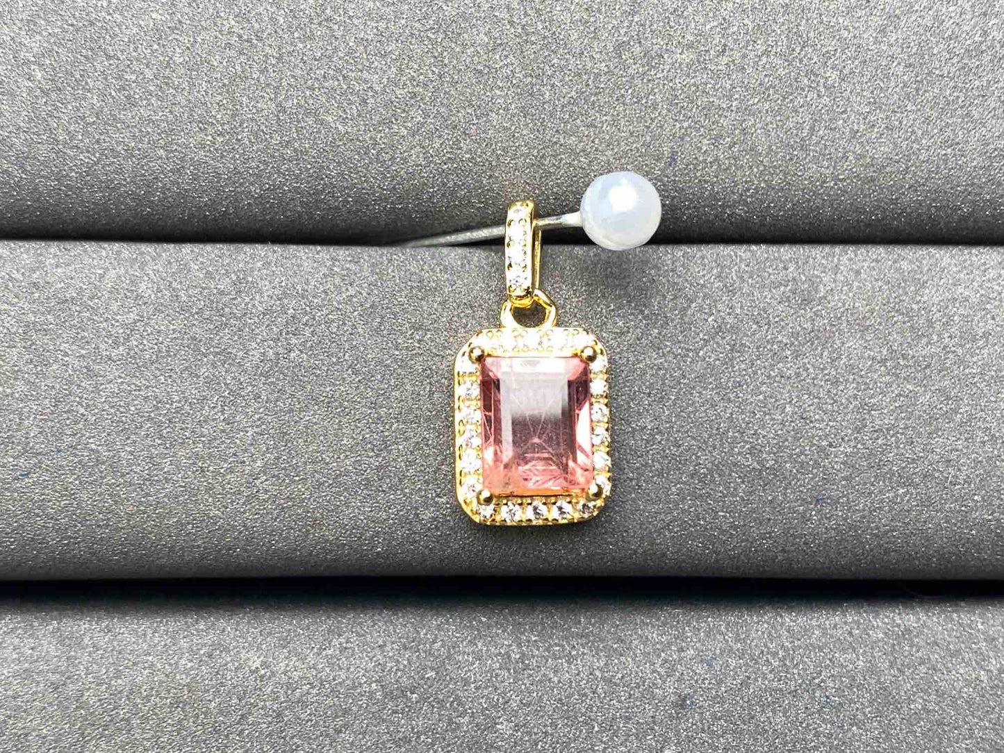 A6627 Spinel Pendant