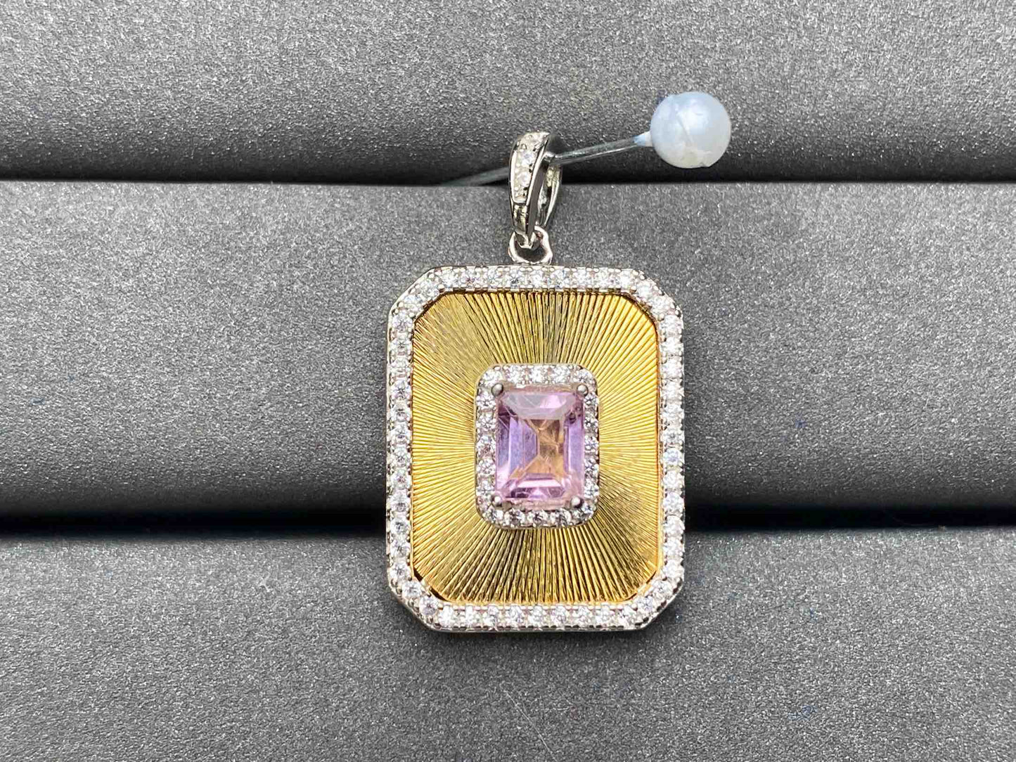 A6628 Spinel Pendant