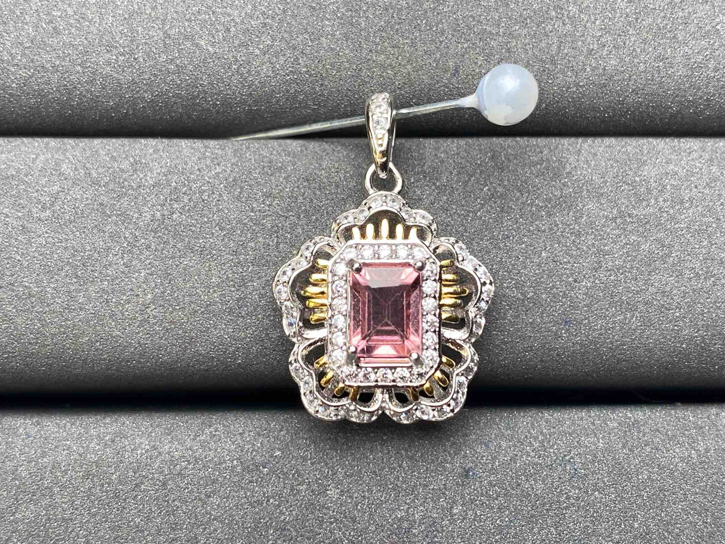 A6629 Spinel Pendant