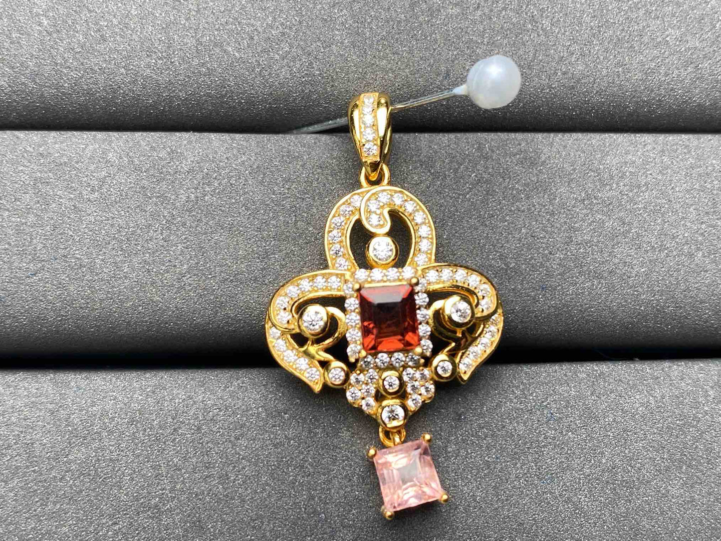 A6631 Spinel Pendant