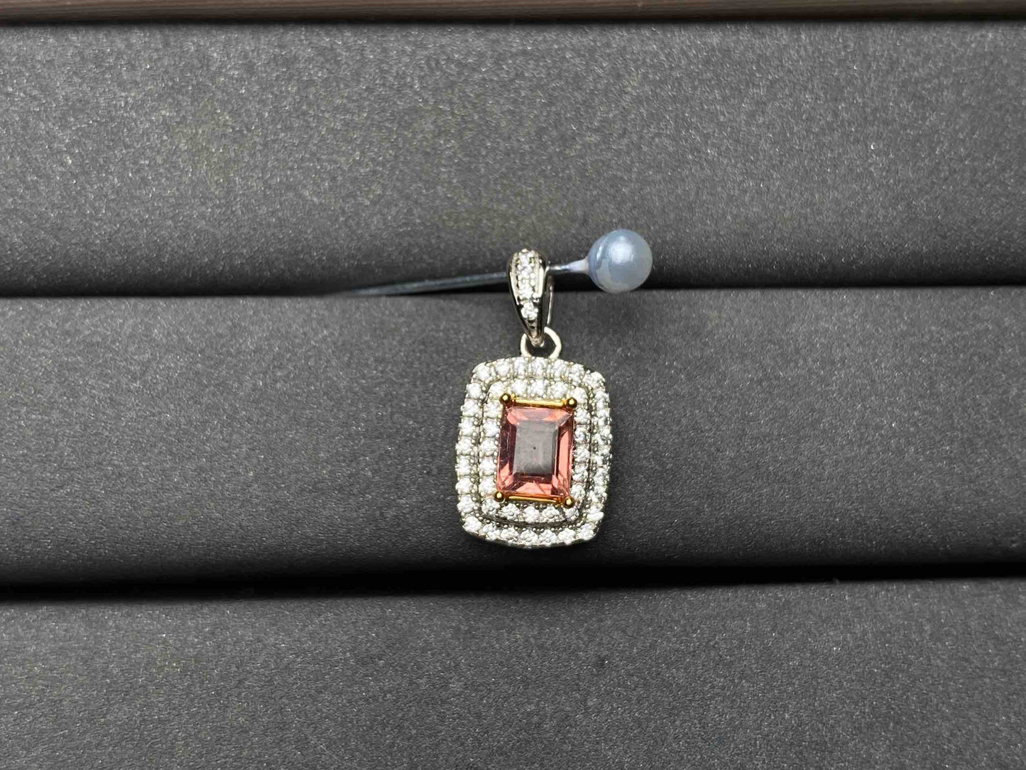 A6677 Spinel Pendant