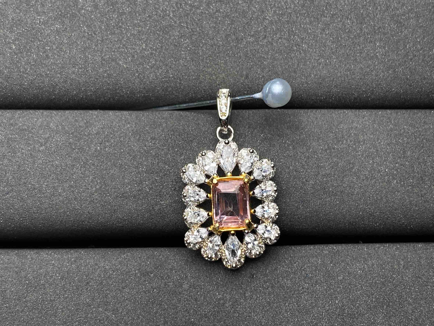 A6683 Spinel Pendant