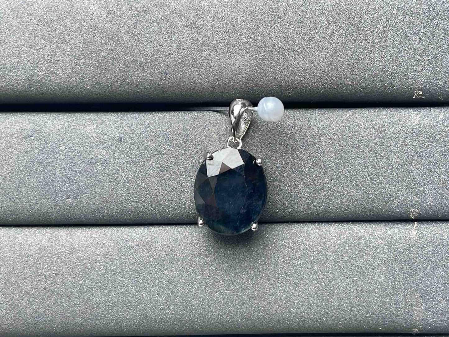 A6789 Sapphire Pendant
