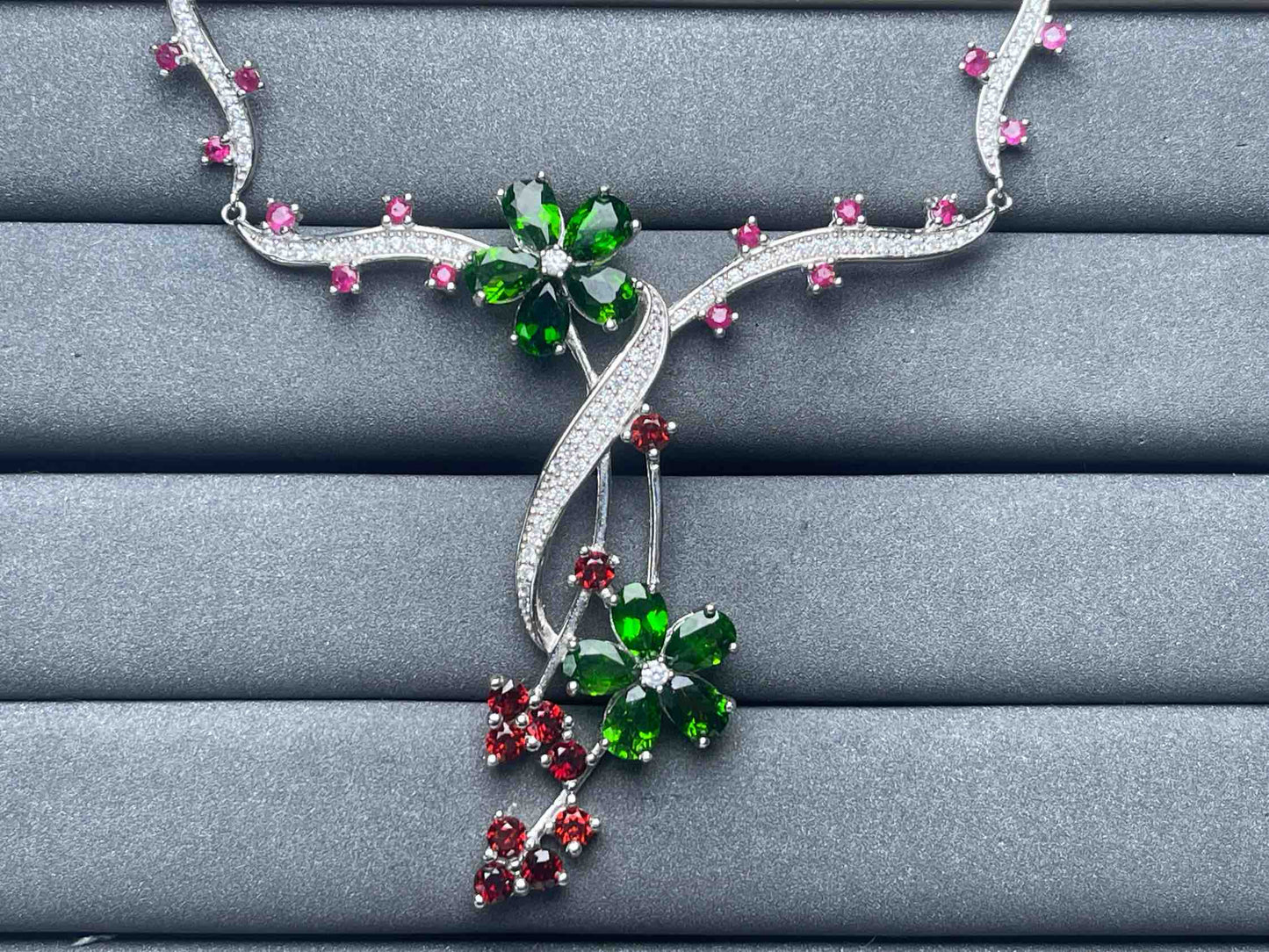 A6801 Diopside Necklace