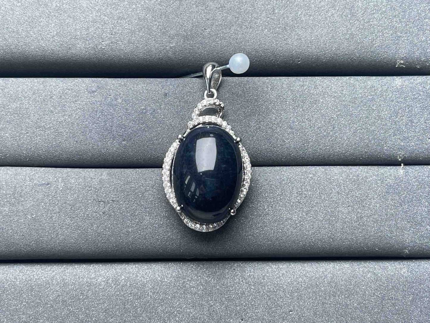 A6850 Sapphire Pendant