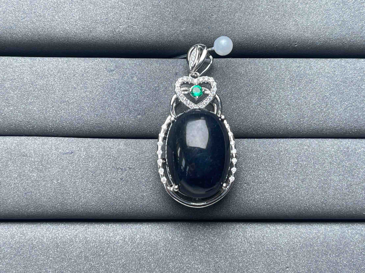 A6852 Sapphire Pendant