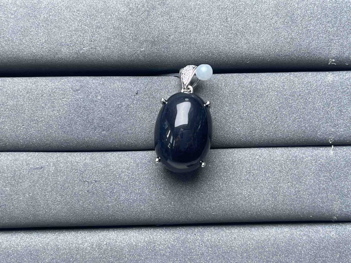 A6856 Sapphire Pendant
