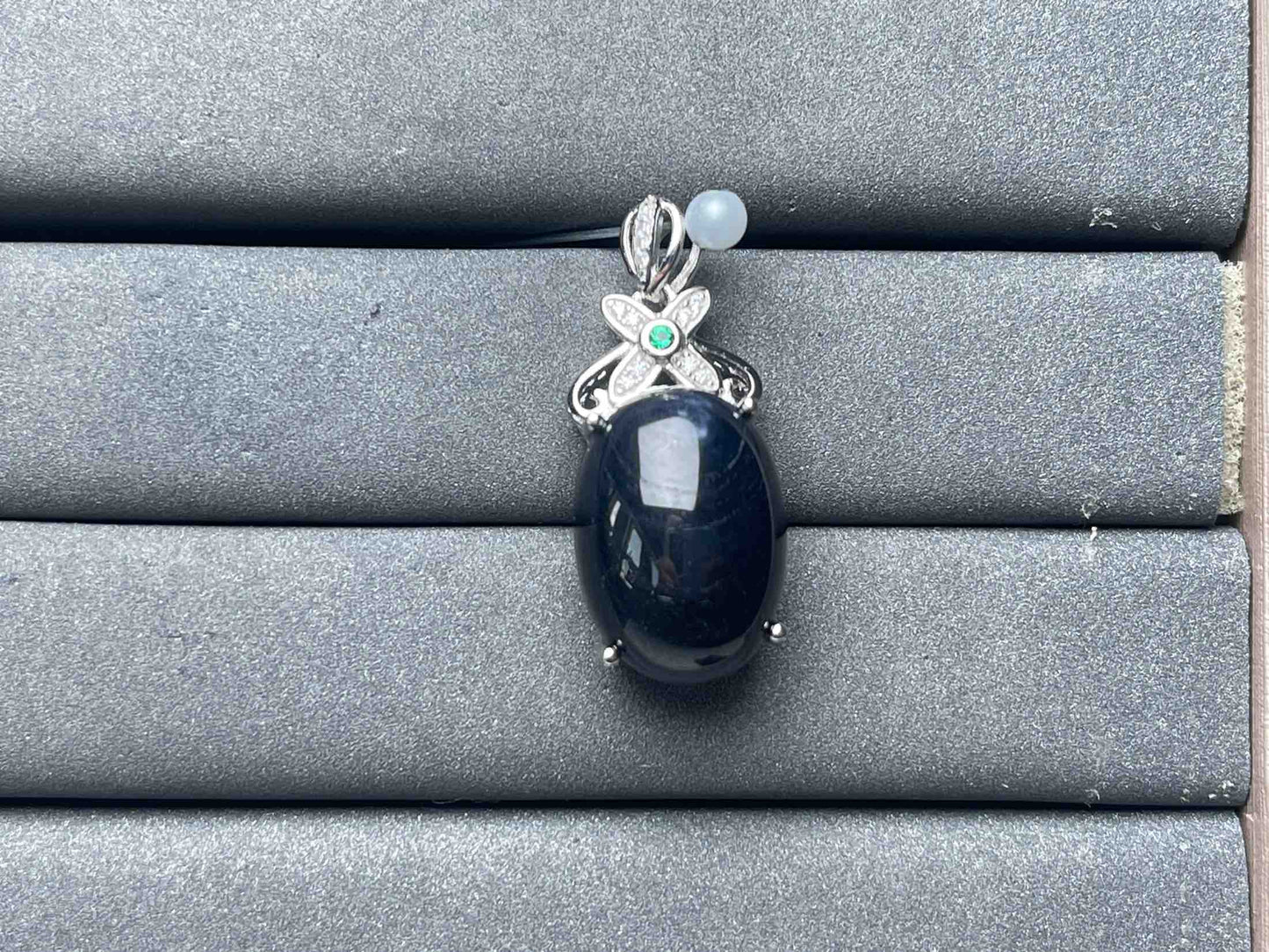 A6857 Sapphire Pendant