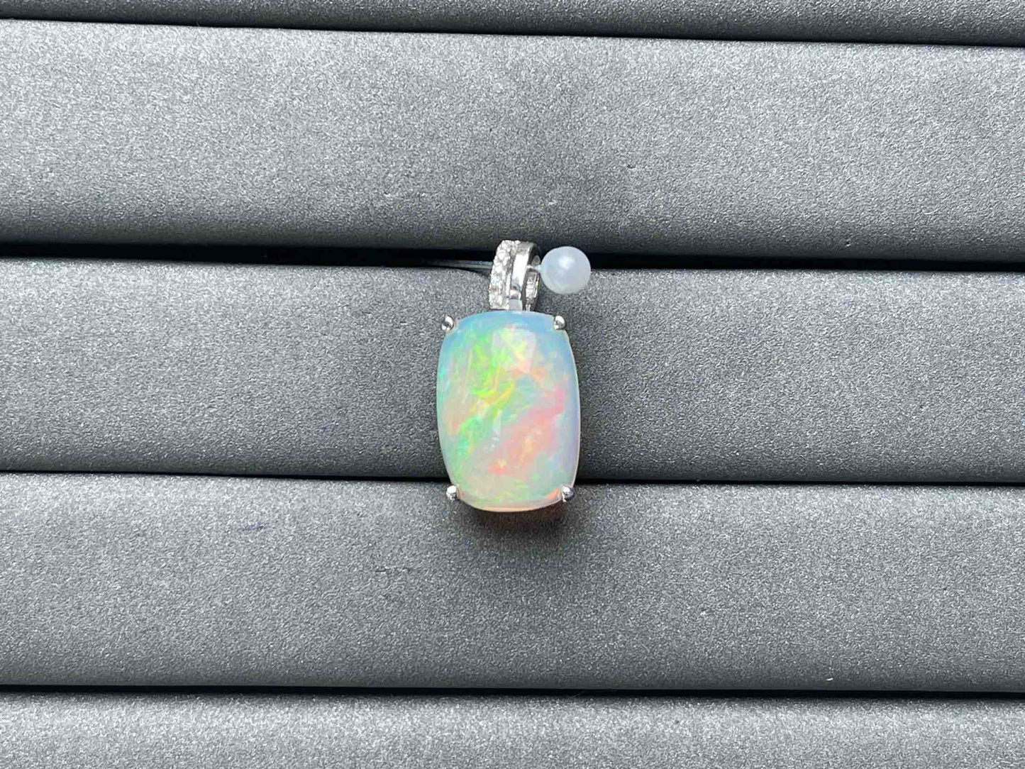 A6865 Opal Pendant