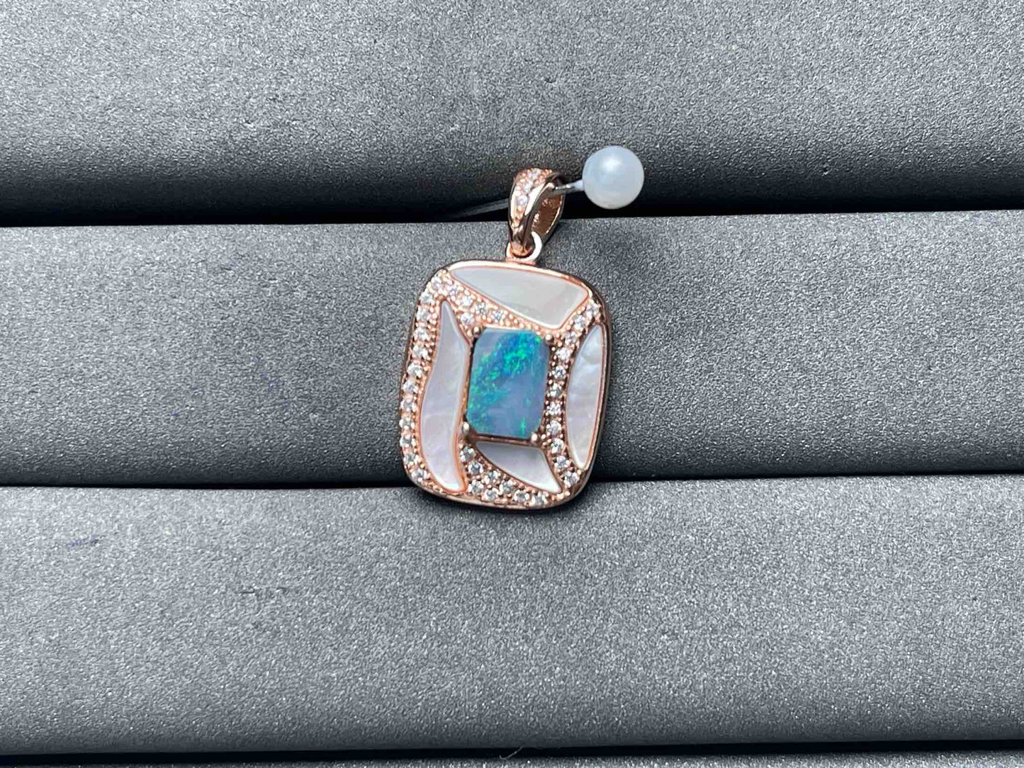 A6890 Opal Pendant
