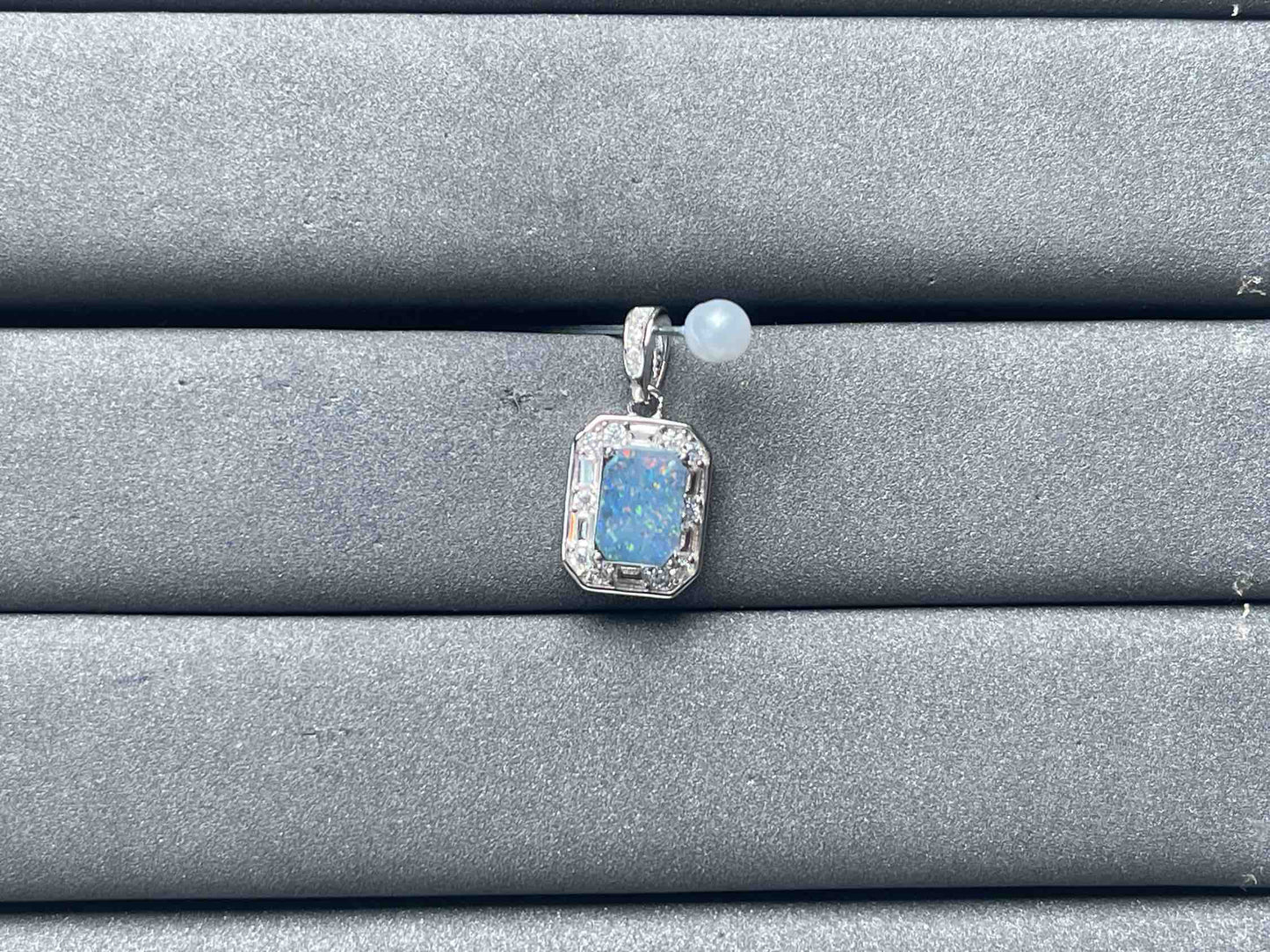 A6925 Opal Pendant