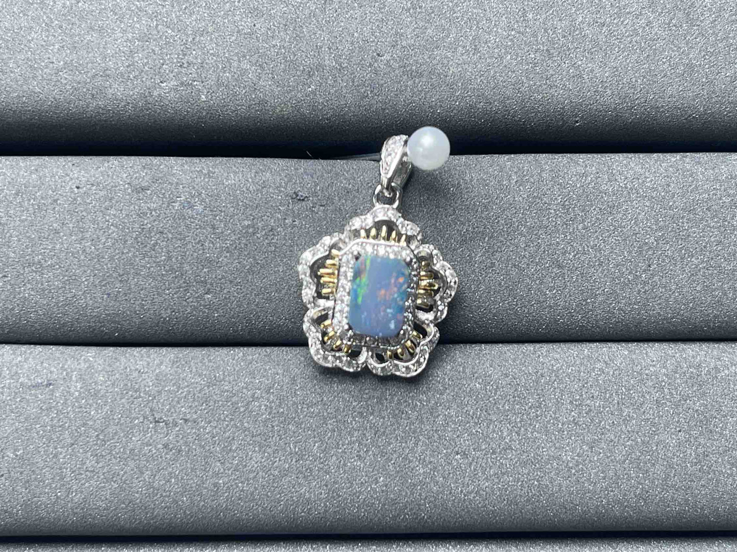 A6990 Opal Pendant