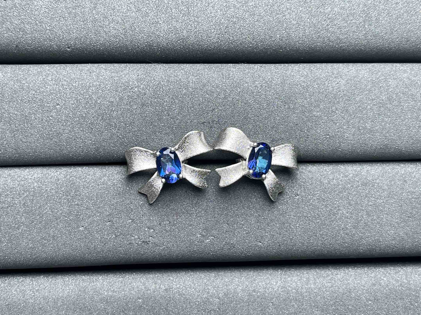 A7082 Topaz Earrings