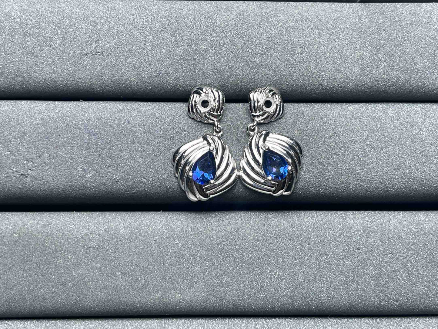 A7118 Topaz Earrings