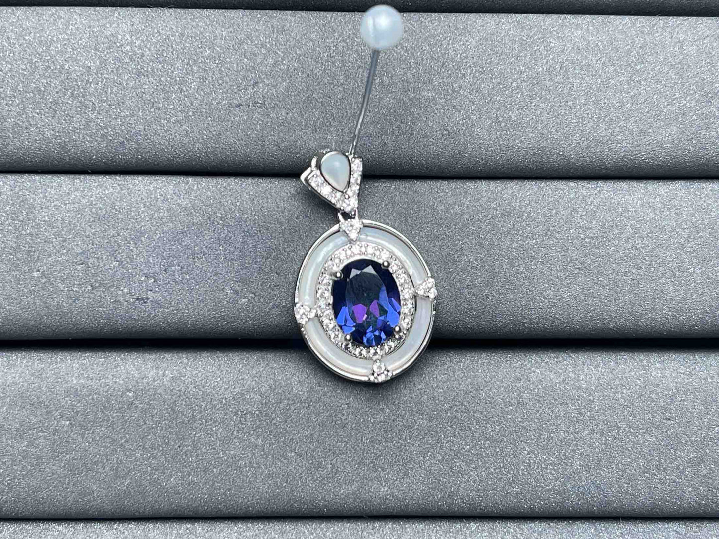 A7122 Topaz Pendant