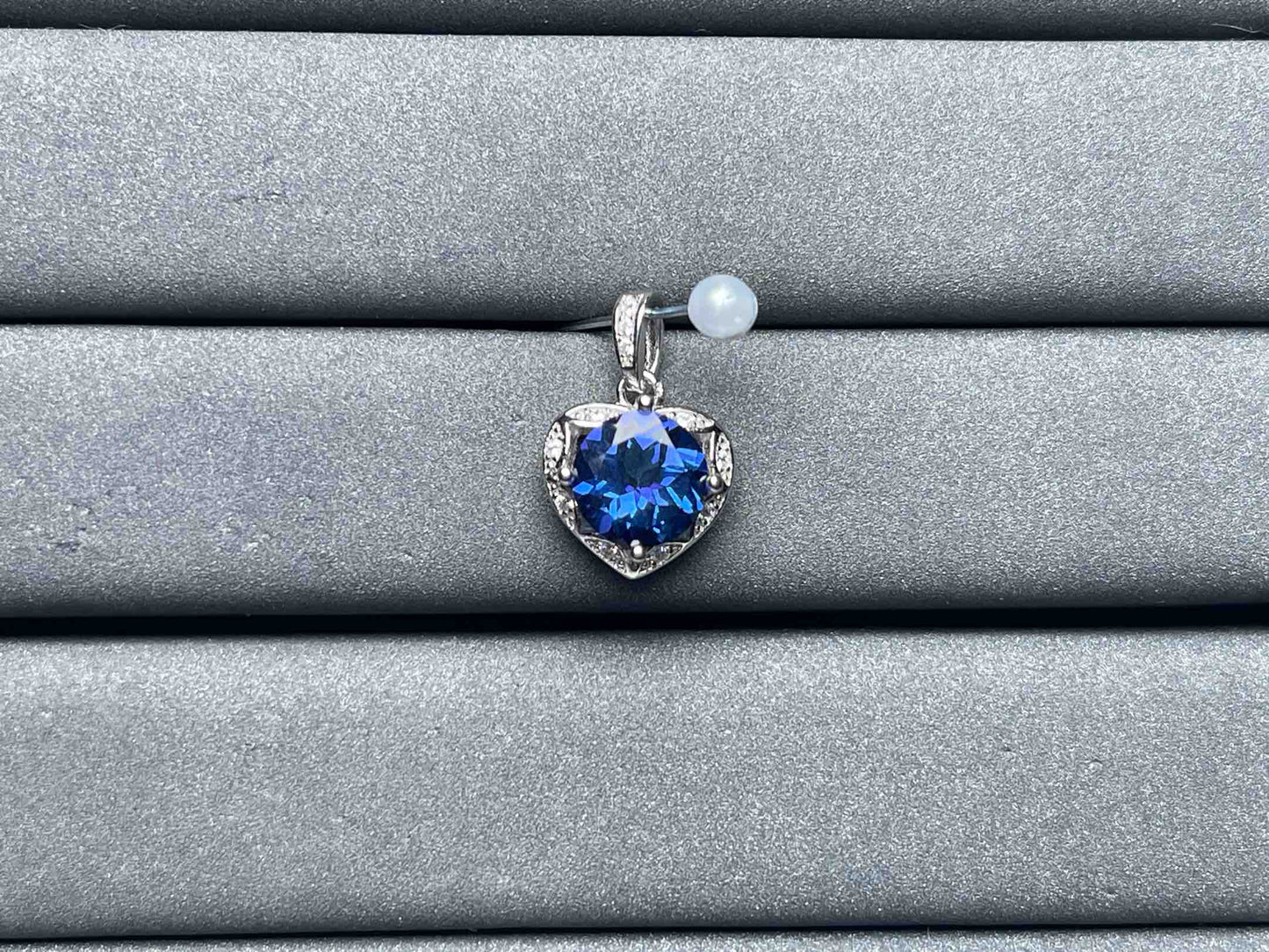 A7123 Topaz Pendant
