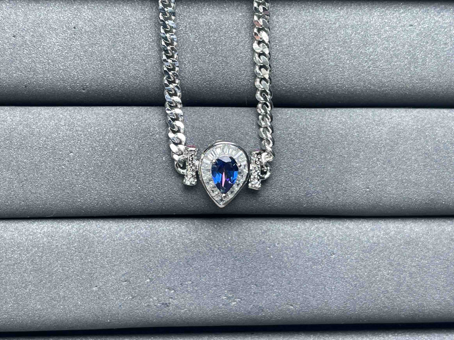 A7160 Topaz Bracelet