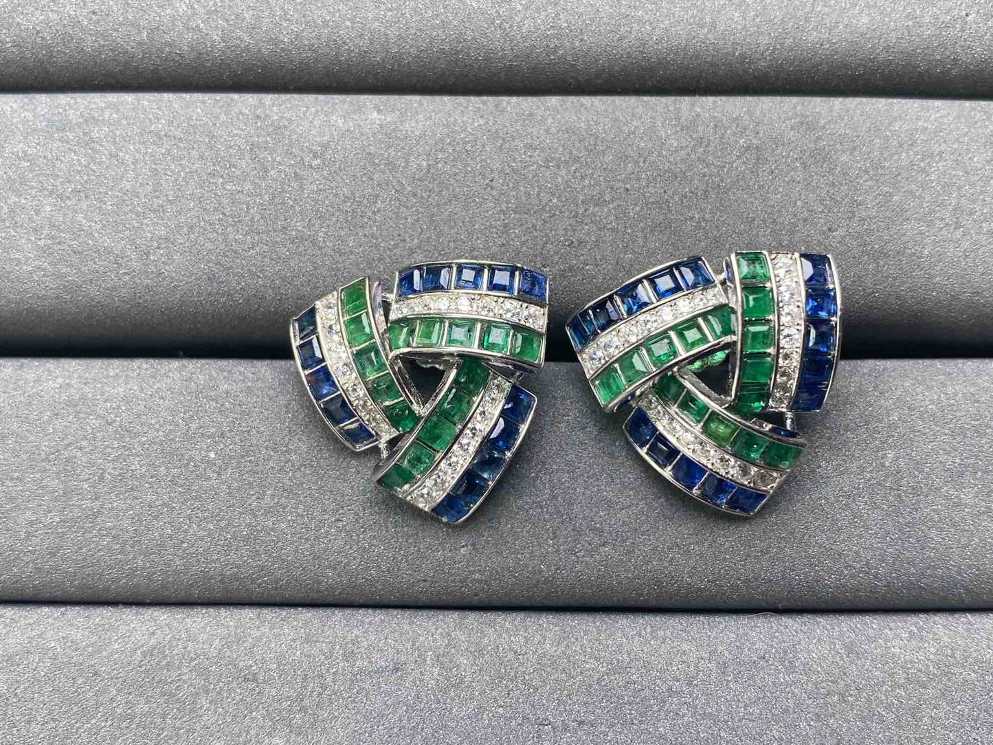 A7181 Emerald Earrings