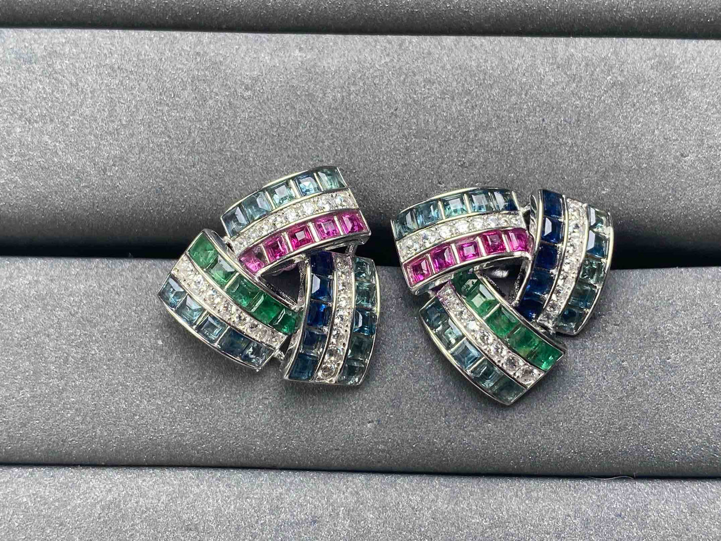 A7184 Emerald Earrings