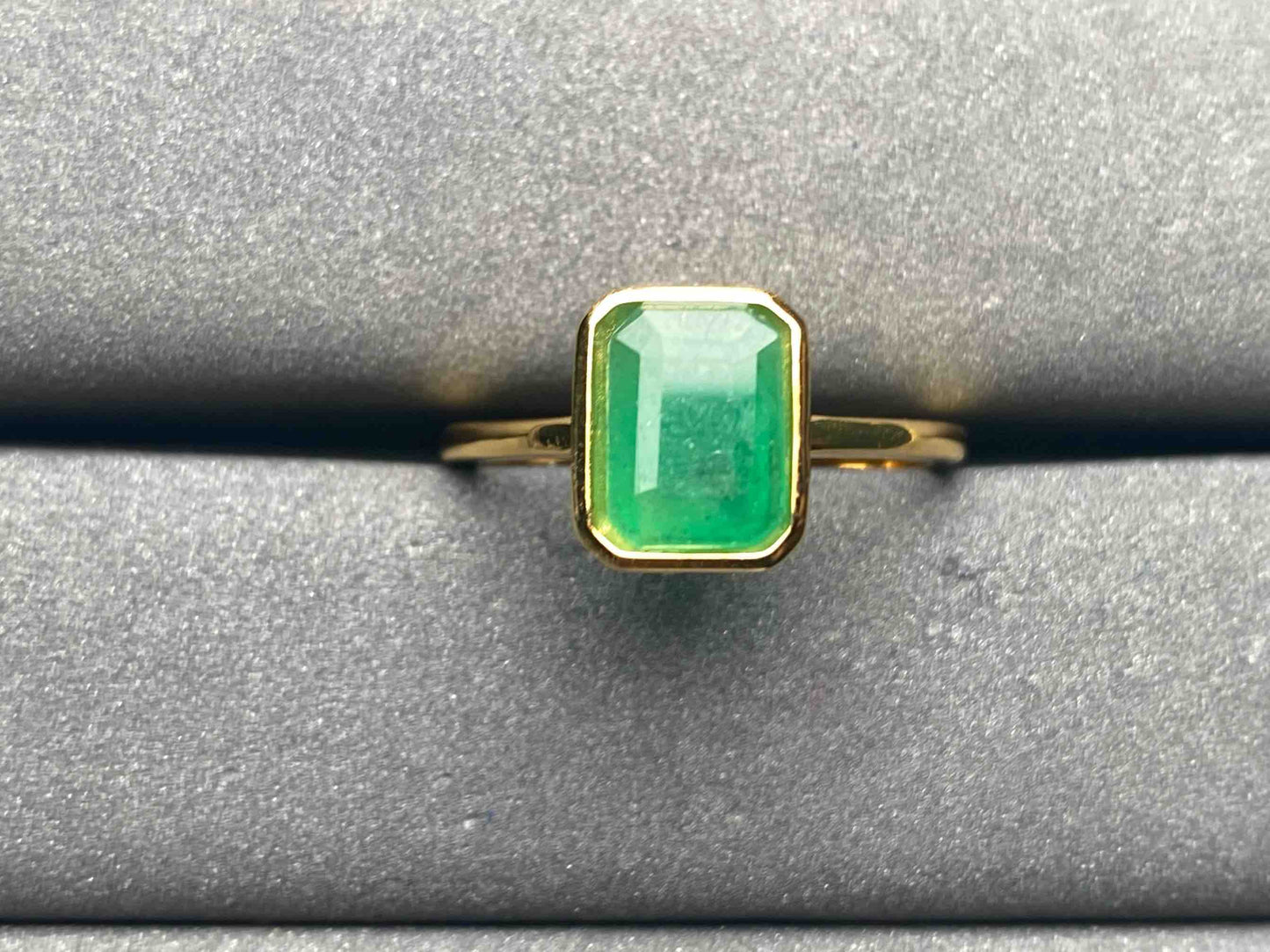 A7338 Emerald Ring